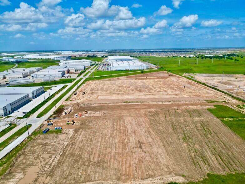 More Photos Of 000 Discovery Hills Parkway, Brookshire Unknown For Lease