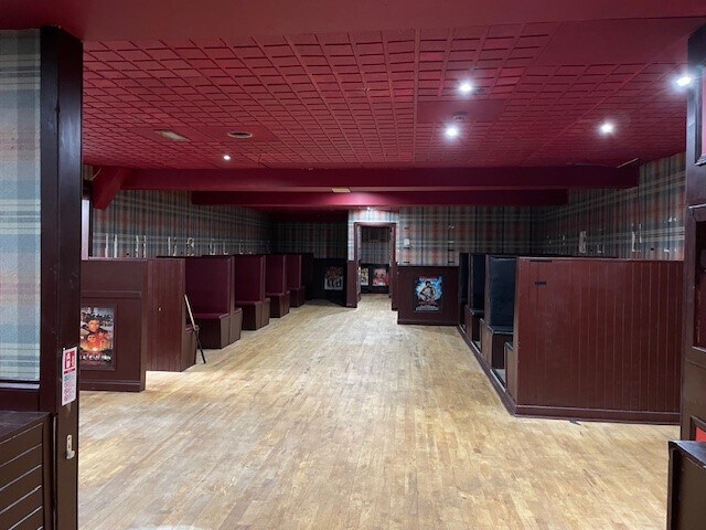 More Photos Of 17 Miller Rd, Ayr Restaurant For Lease