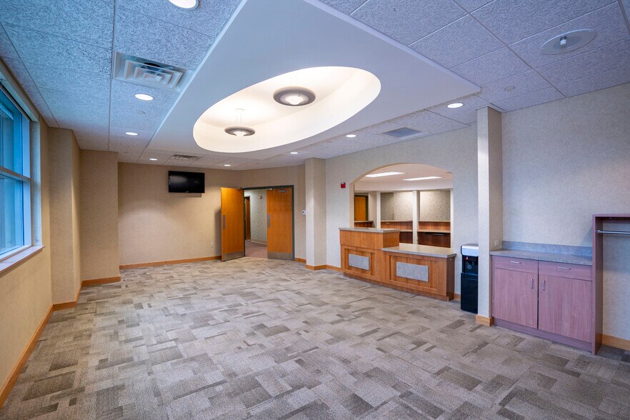 More Photos Of 476 Rolling Ridge Dr, State College Office For Sale