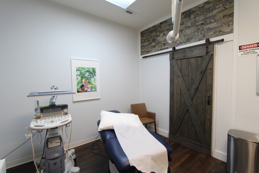 More Photos Of 8350 E Kemper Rd, Cincinnati Medical For Sale