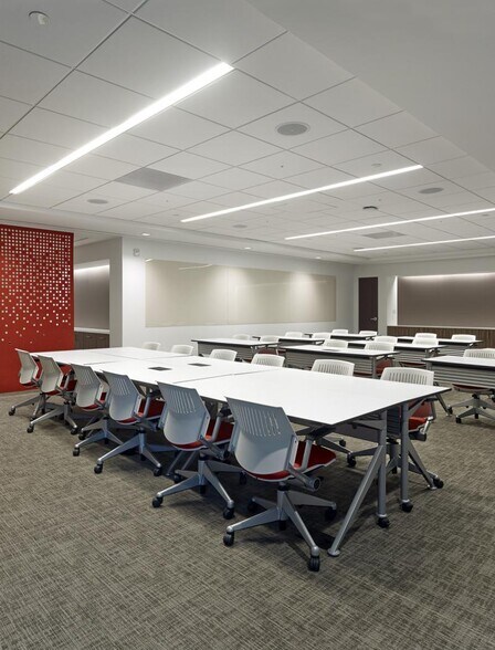 More Photos Of 100 Matsonford Rd, Radnor Unknown For Lease