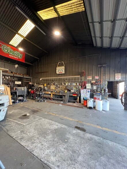 More Photos Of 2715 E Vineyard Ave, Oxnard Warehouse For Lease