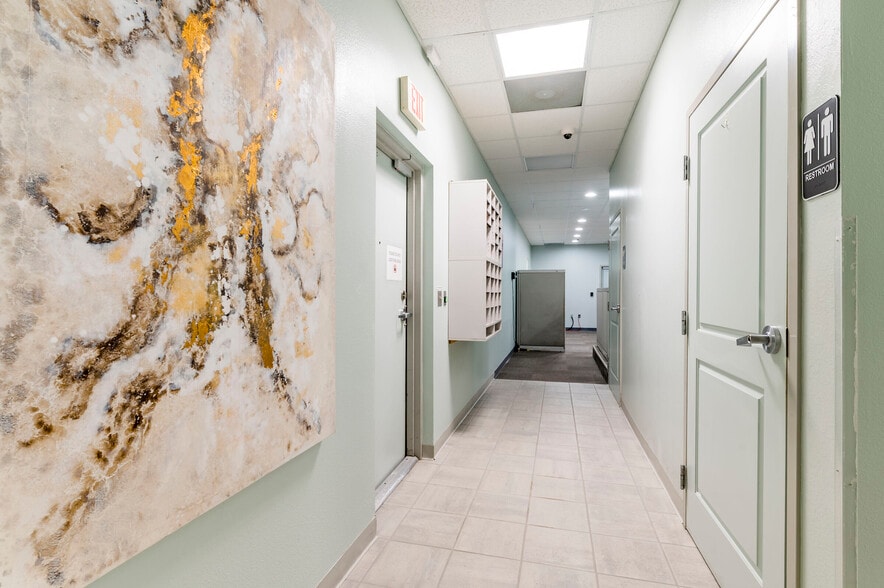 More Photos Of 1938 N Hercules Ave, Clearwater Office For Sale