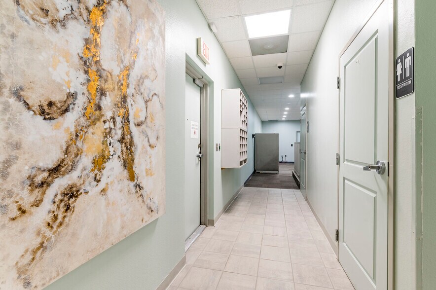 More Photos Of 1938 N Hercules Ave, Clearwater Office For Sale