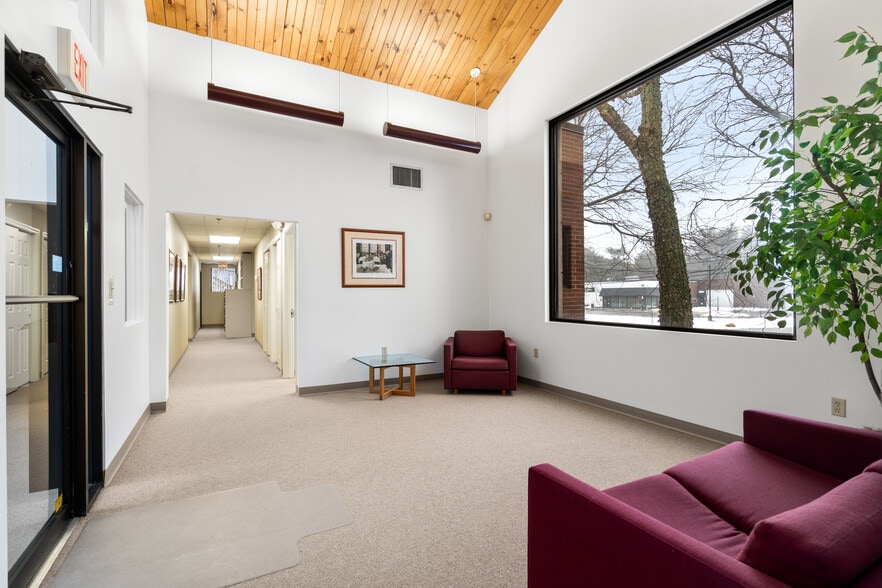 More Photos Of 1000 Plain St, Marshfield Office For Sale