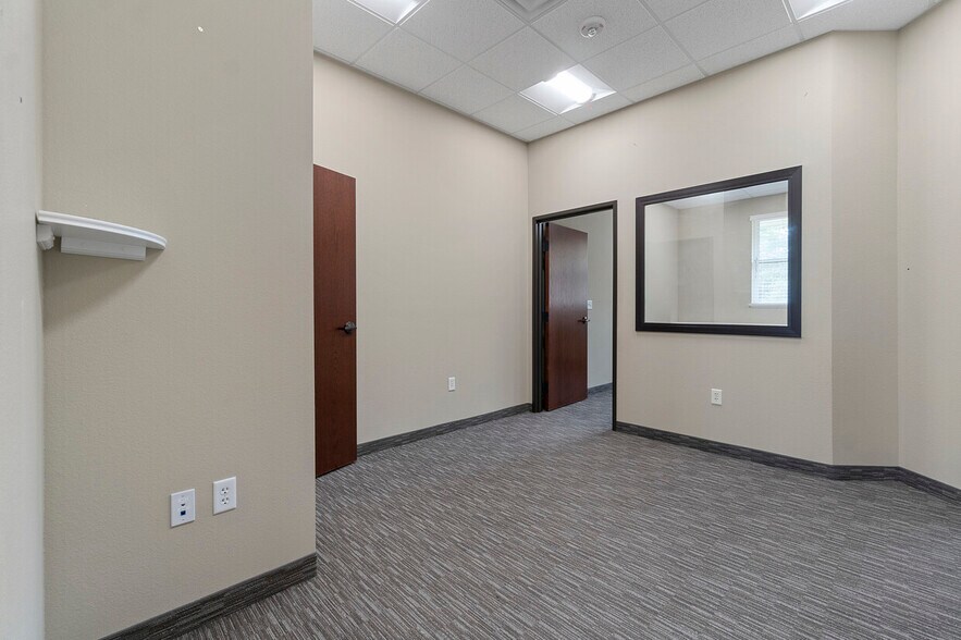 More Photos Of 4315 Windsor Centre Trl, Flower Mound Office For Lease
