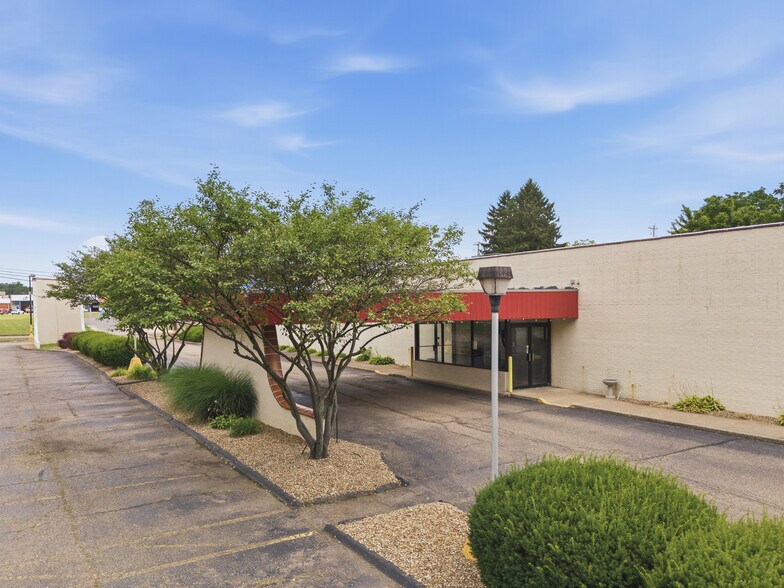 More Photos Of 4210 12th St NW, Canton Restaurant For Sale