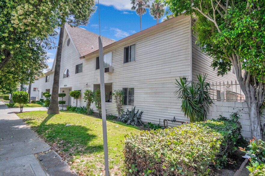 Primary Photo Of 20234 Roscoe Blvd, Los Angeles Apartments For Sale