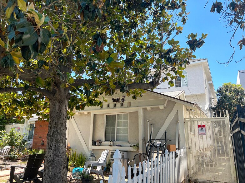 More Photos Of 6501 Woodley Ave, Lake Balboa Apartments For Sale