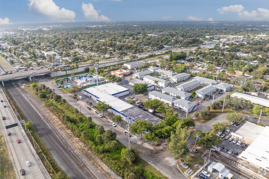 More Photos Of 1111 SW 21st Ave, Fort Lauderdale Warehouse For Lease