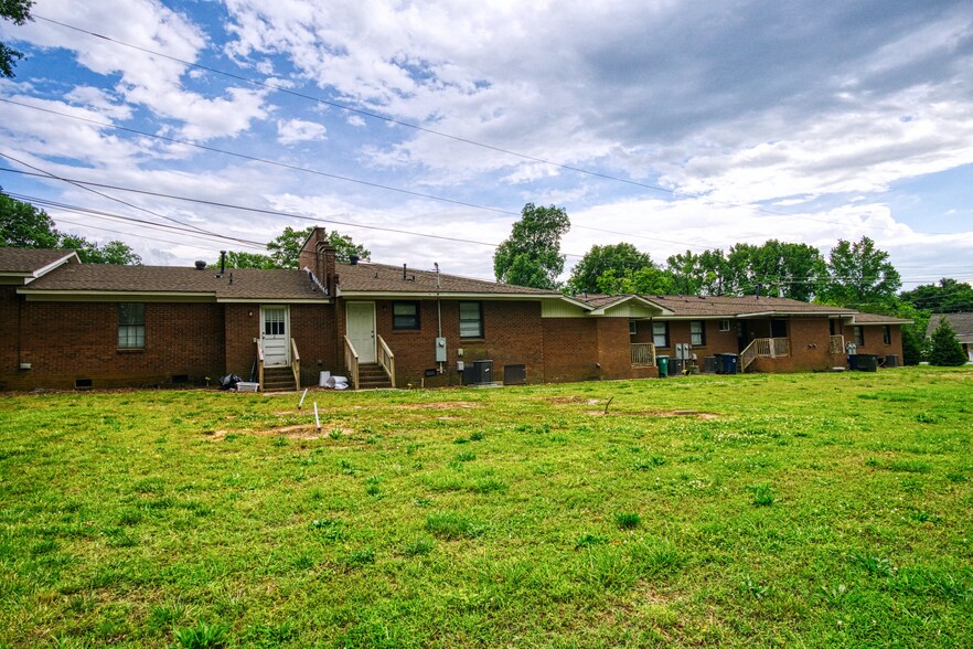 More Photos Of 19612 & 19630 Oak St, Cornelius Apartments For Sale