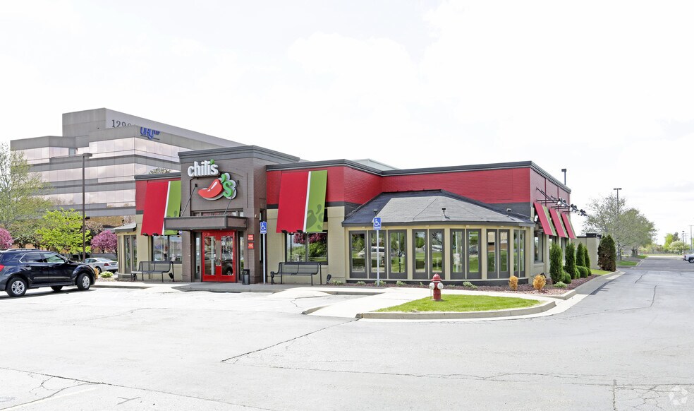 More Photos Of 12800 Hall Rd, Sterling Heights Restaurant For Sale