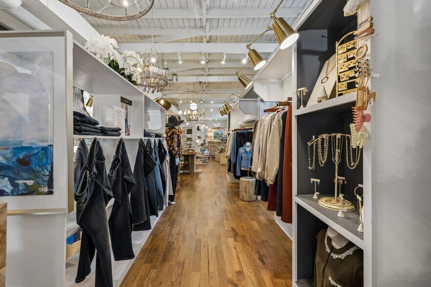 More Photos Of 109 E 6th St, Columbia Storefront For Sale