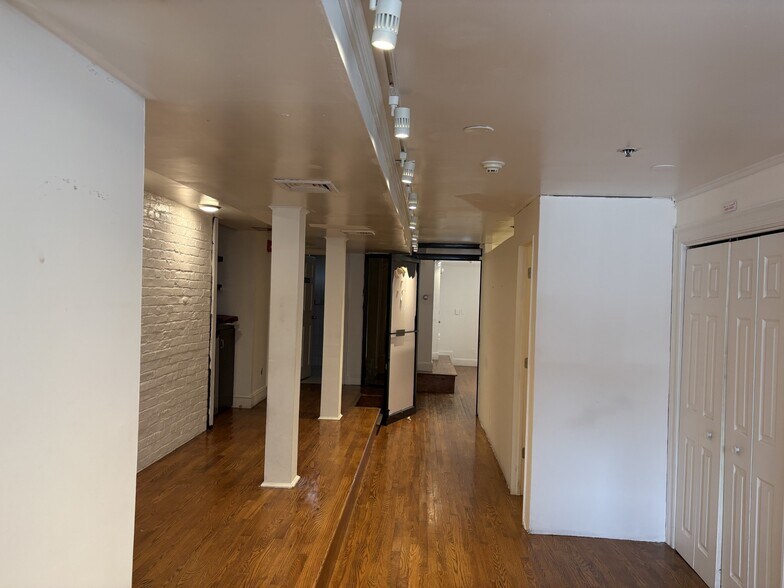 More Photos Of 17 Hilliard Ave, Edgewater Storefront Retail Residential For Lease