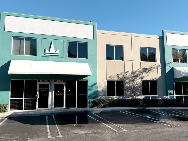 More Photos Of 14000-14046 NW 82nd Ave, Miami Lakes Light Distribution For Lease