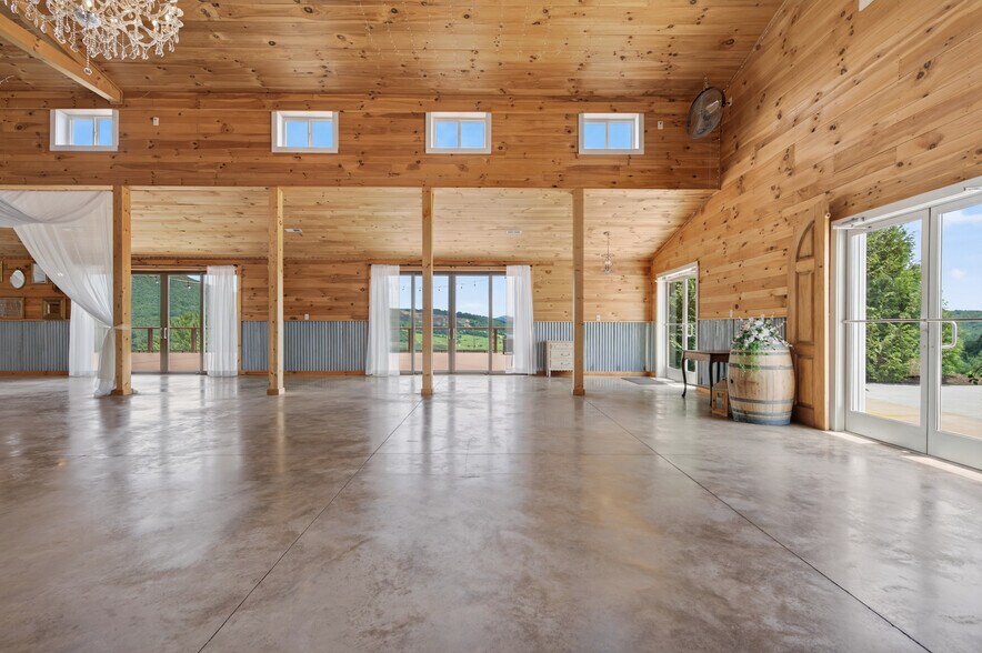 More Photos Of 639 Wagon Wheel Rd, Elk Creek Lodge Meeting Hall For Sale