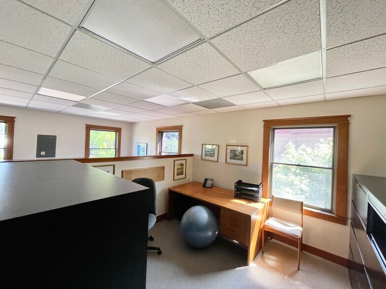 More Photos Of 18660 Sw Boones Ferry Rd, Tualatin Office For Lease