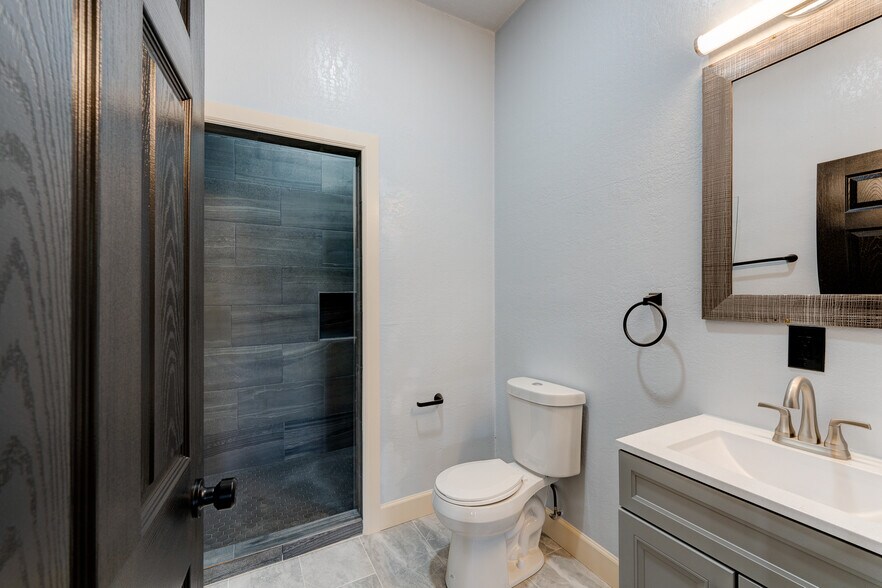 More Photos Of 4388 County Road 197, Alvin Specialty For Sale