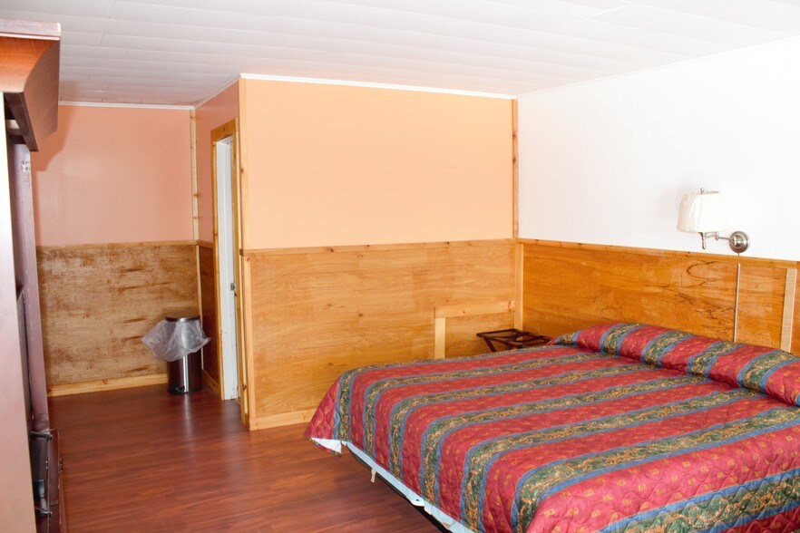 More Photos Of 11899 State Route 4, Whitehall Hotel For Sale