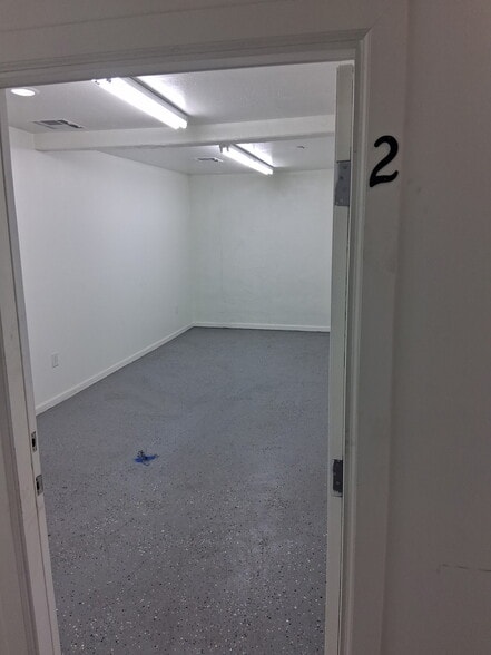 More Photos Of 1605 W Broadway Rd, Phoenix Warehouse For Sale