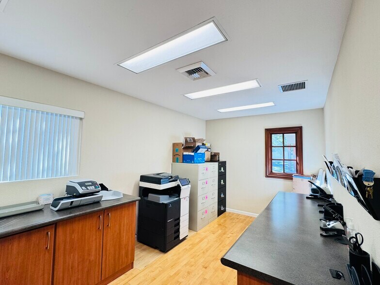 More Photos Of 15700 Winchester Blvd, Los Gatos Office For Lease