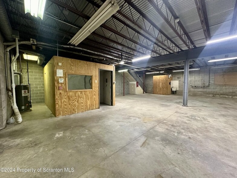 More Photos Of 624 Fellows St, Scranton Office For Lease