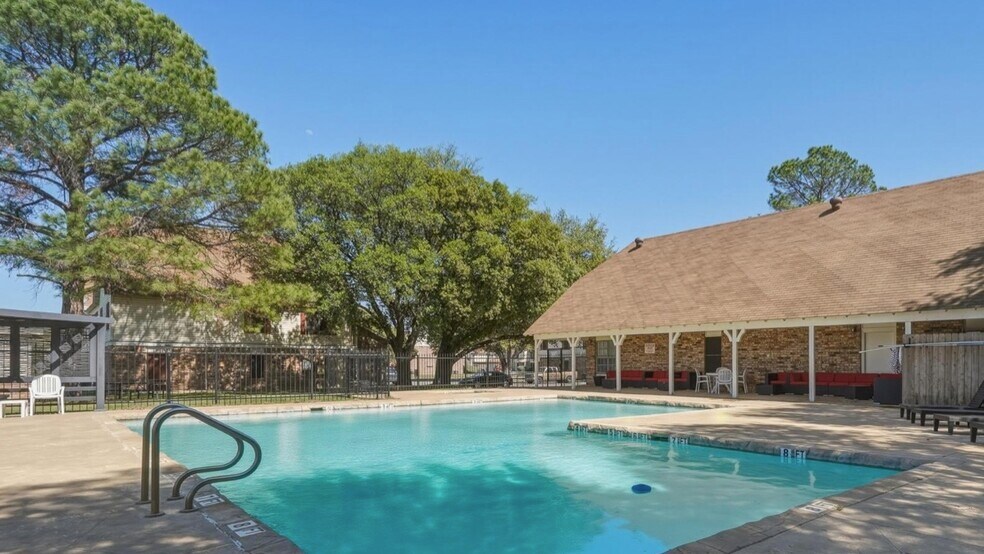 More Photos Of 2001 Slayden St, Brownwood Apartments For Sale