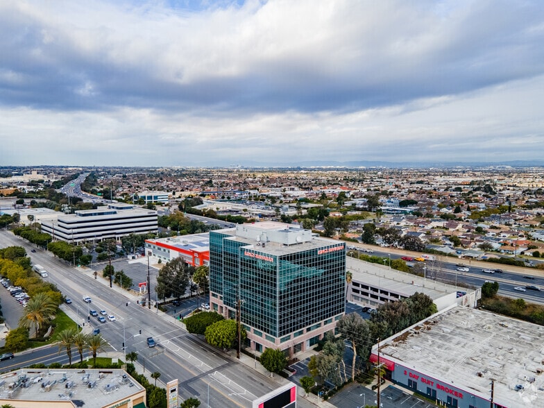 More Photos Of 1411 W 190th St, Gardena Office For Lease