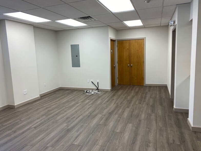 More Photos Of 8 Main St, Flemington Office For Lease