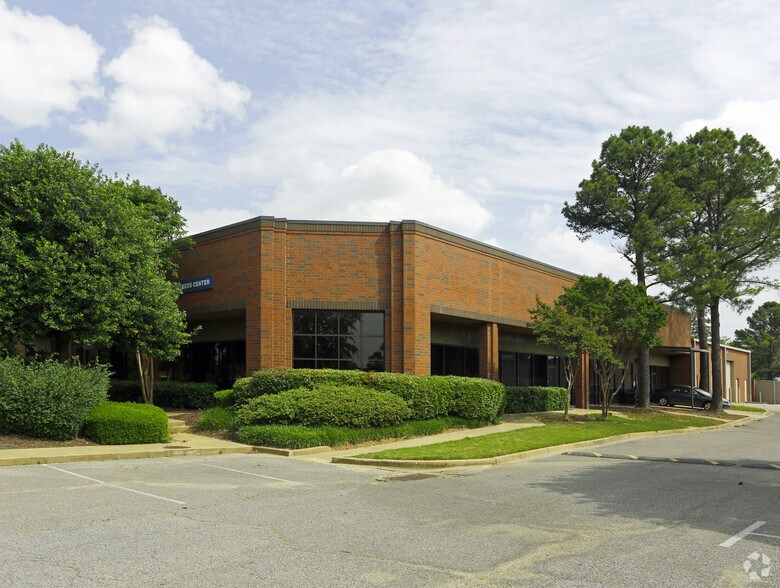 More Photos Of 4135-4165 Willow Lake Blvd, Memphis Light Distribution For Lease