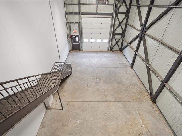 More Photos Of 5100 Rue Bernard-Lefebvre, Laval Light Distribution For Sale