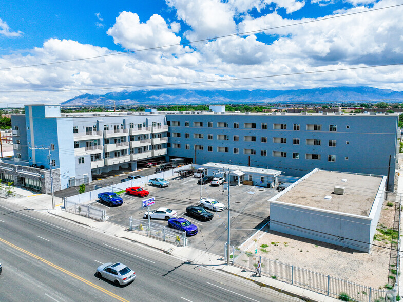 Primary Photo Of 2818 4th St NW, Albuquerque Apartments For Sale