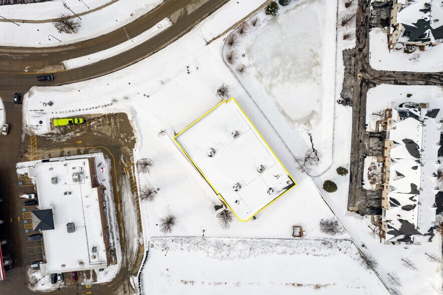 More Photos Of 22981 Hall Rd, Woodhaven Drugstore For Sale