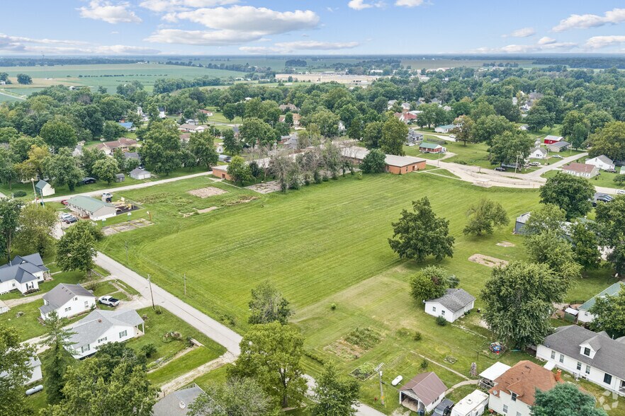 More Photos Of 111 W College Ave, Shelbina Schools For Sale