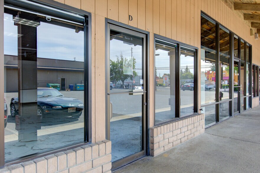 More Photos Of Floyd @ Floyd & Coffee, Modesto Unknown For Lease