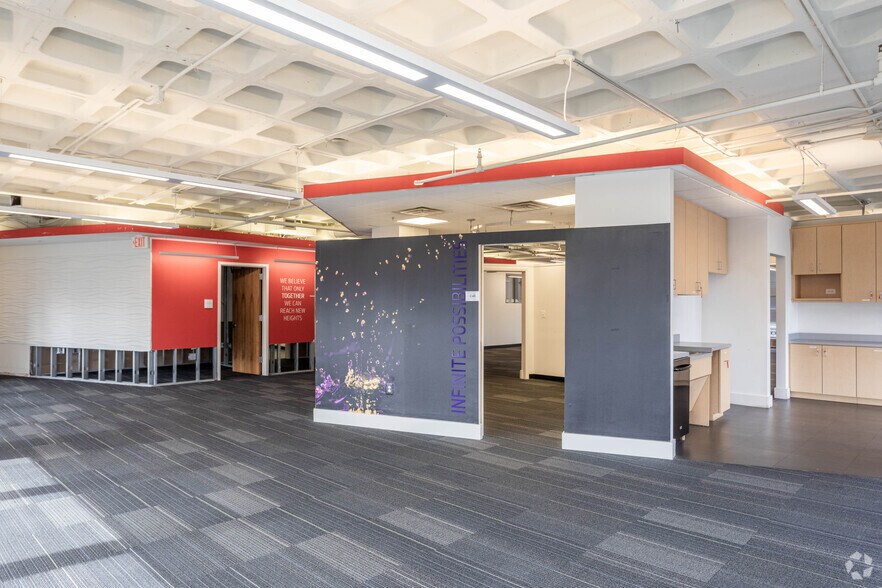 More Photos Of 100 N Charles St, Baltimore Office For Sale