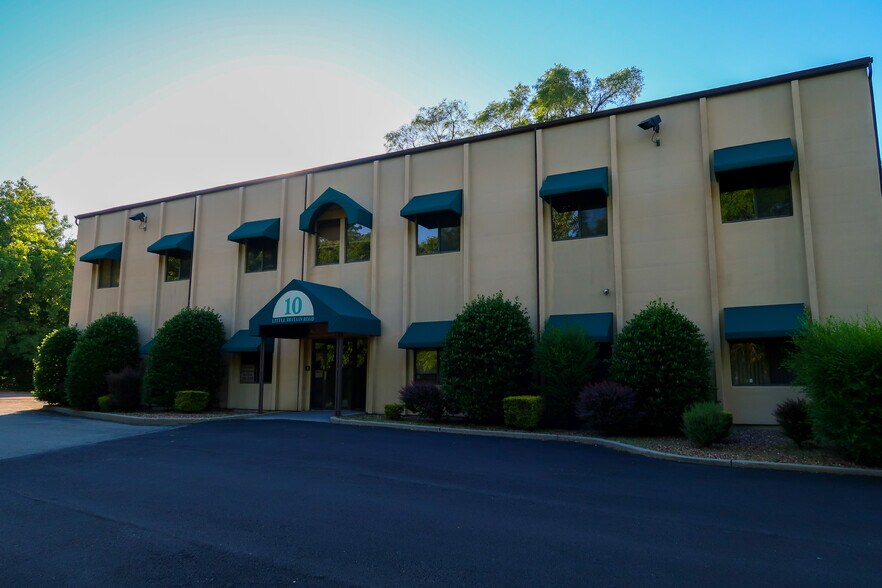 More Photos Of 10 Little Britain Rd, Newburgh Medical For Lease