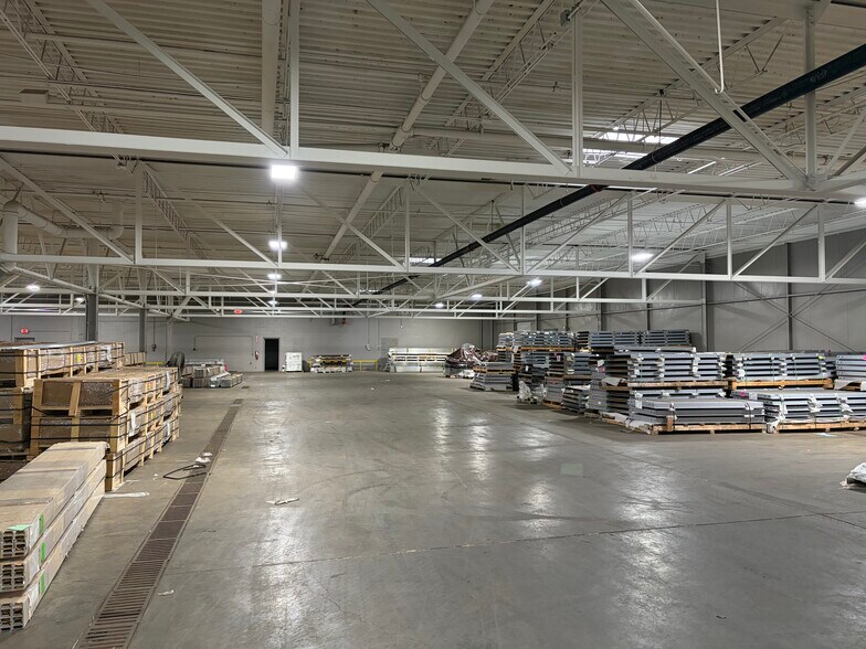 More Photos Of 9700 E 56th St, Raytown Warehouse For Lease