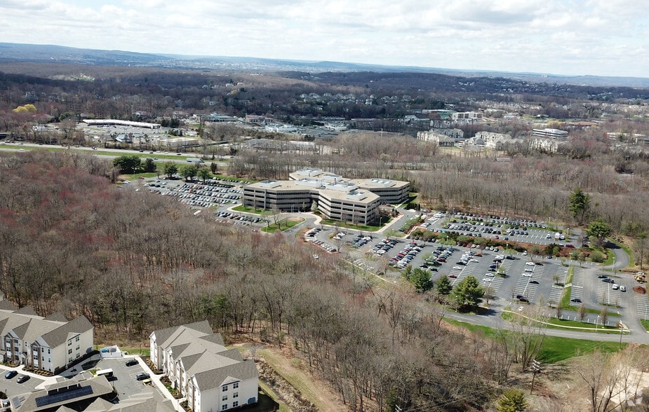 More Photos Of 500 Enterprise Dr, Rocky Hill Office For Lease