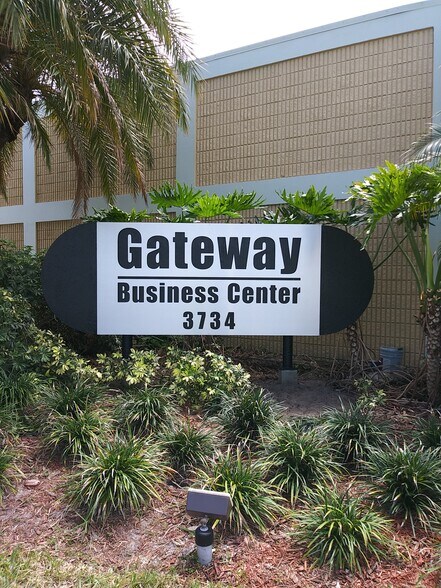More Photos Of 3734 131st Ave N, Clearwater Warehouse For Lease