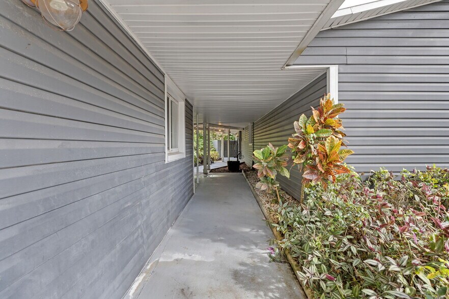 More Photos Of 17110 Gunn Hwy, Odessa Loft Creative Space For Sale