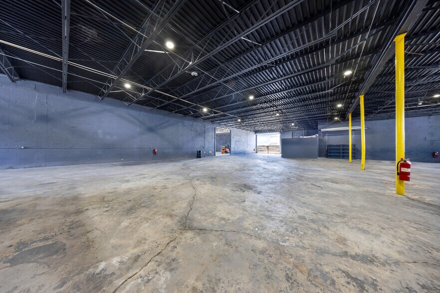 More Photos Of 2450-2460 NW 151st St, Miami Warehouse For Lease