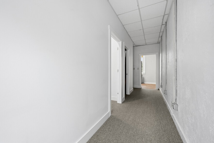 More Photos Of 350 Center Ave, Pittsburgh Office For Sale