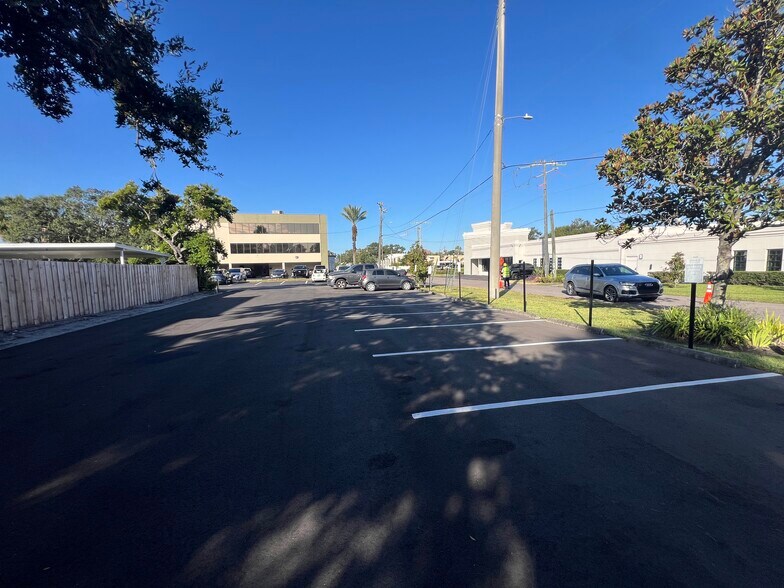 More Photos Of 3410 Henderson Blvd W, Tampa Office For Lease