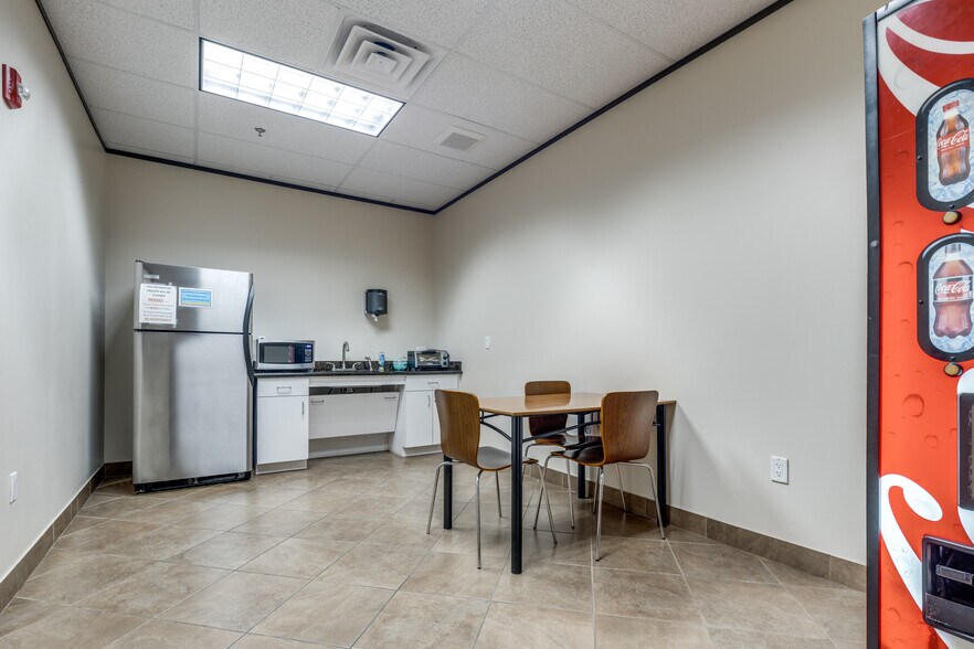 More Photos Of 14521 Old Katy Rd, Houston Unknown For Lease