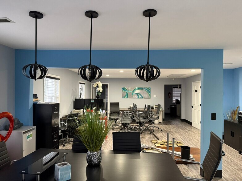 More Photos Of 1015-1029 Bullard Ct, Raleigh Office For Sale