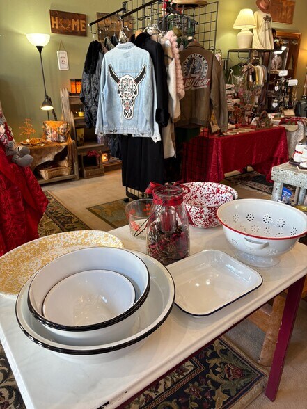 More Photos Of 145 E Main St, Sedan General Retail For Sale