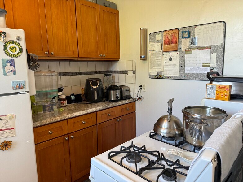 More Photos Of 1625 W Greenleaf Ave, Chicago Apartments For Sale