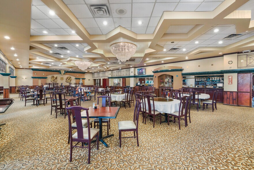 More Photos Of 2529 S 6 Hwy, Houston Restaurant For Sale