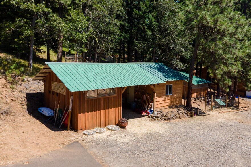More Photos Of 82 Meadows Loop, Lyle Specialty For Sale